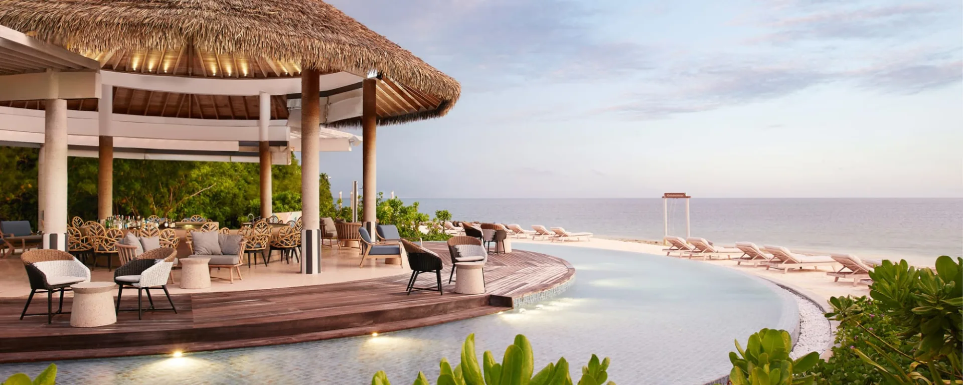 Le Méridien Maldives Resort & Spa in Malediven:  Le Méridien Maldives Resort and Spa - Riviera Bar