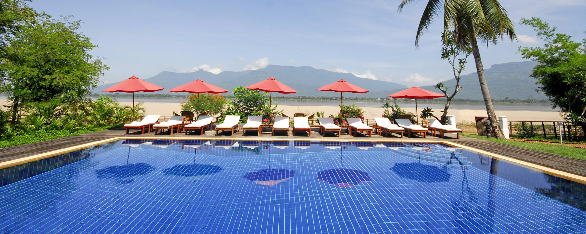 La Folie Lodge Resort in Pakse: Pakse La Folie Lodge Resort Pool