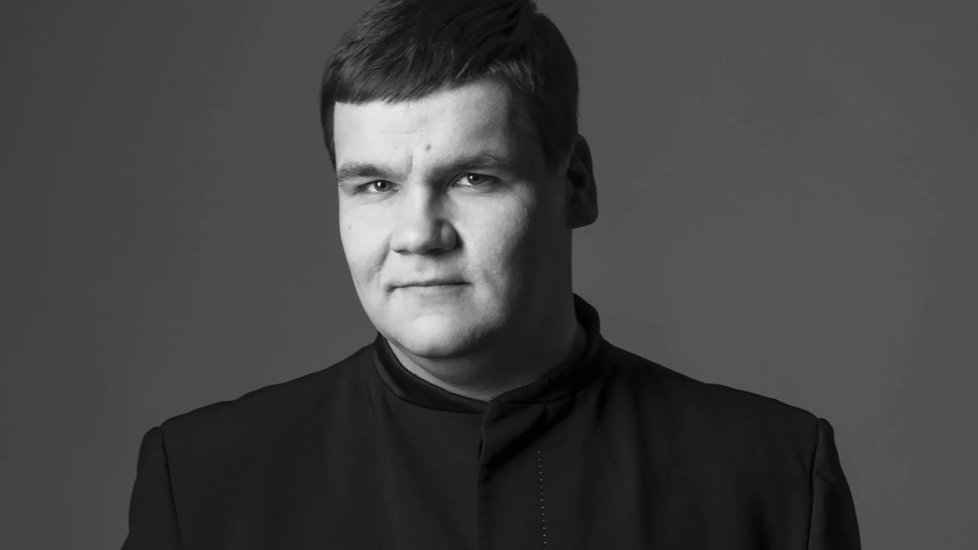 Poga Conducts Shostakovich