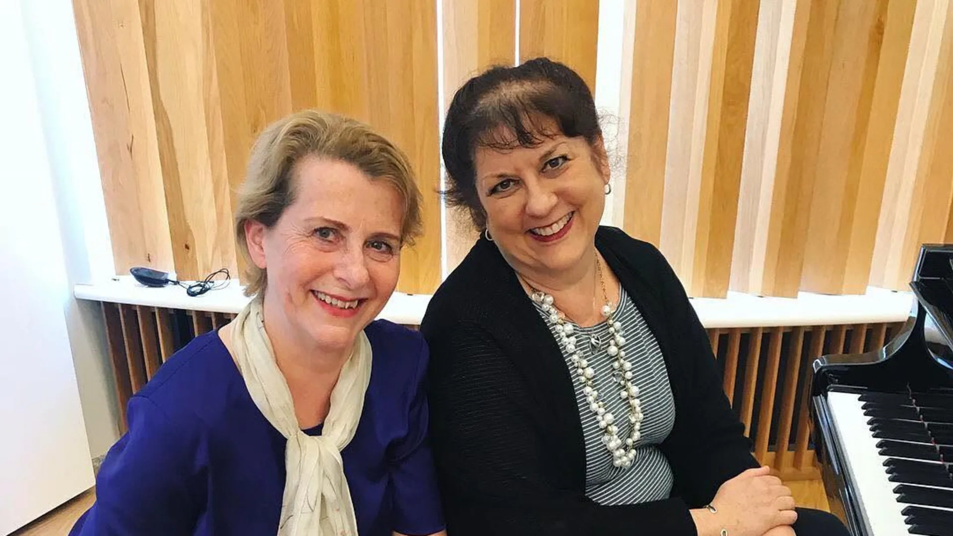 Létt og leikandi með alvöru í bland