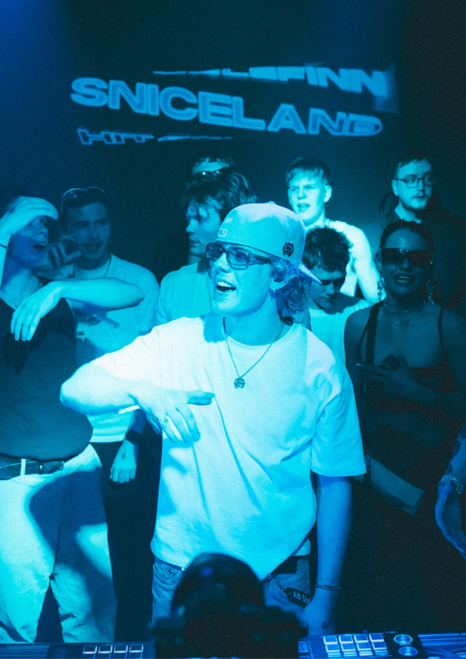 SNICELAND KYNNIR: HITAKLEFI 5 @ TUNGLIÐ