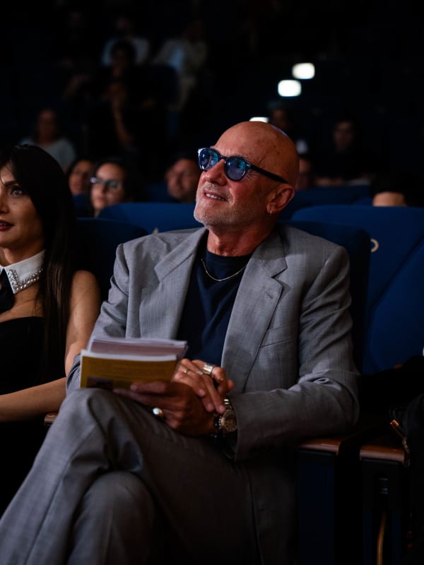 100x Mentality EVENT — Partecipante che ascolta dalla platea