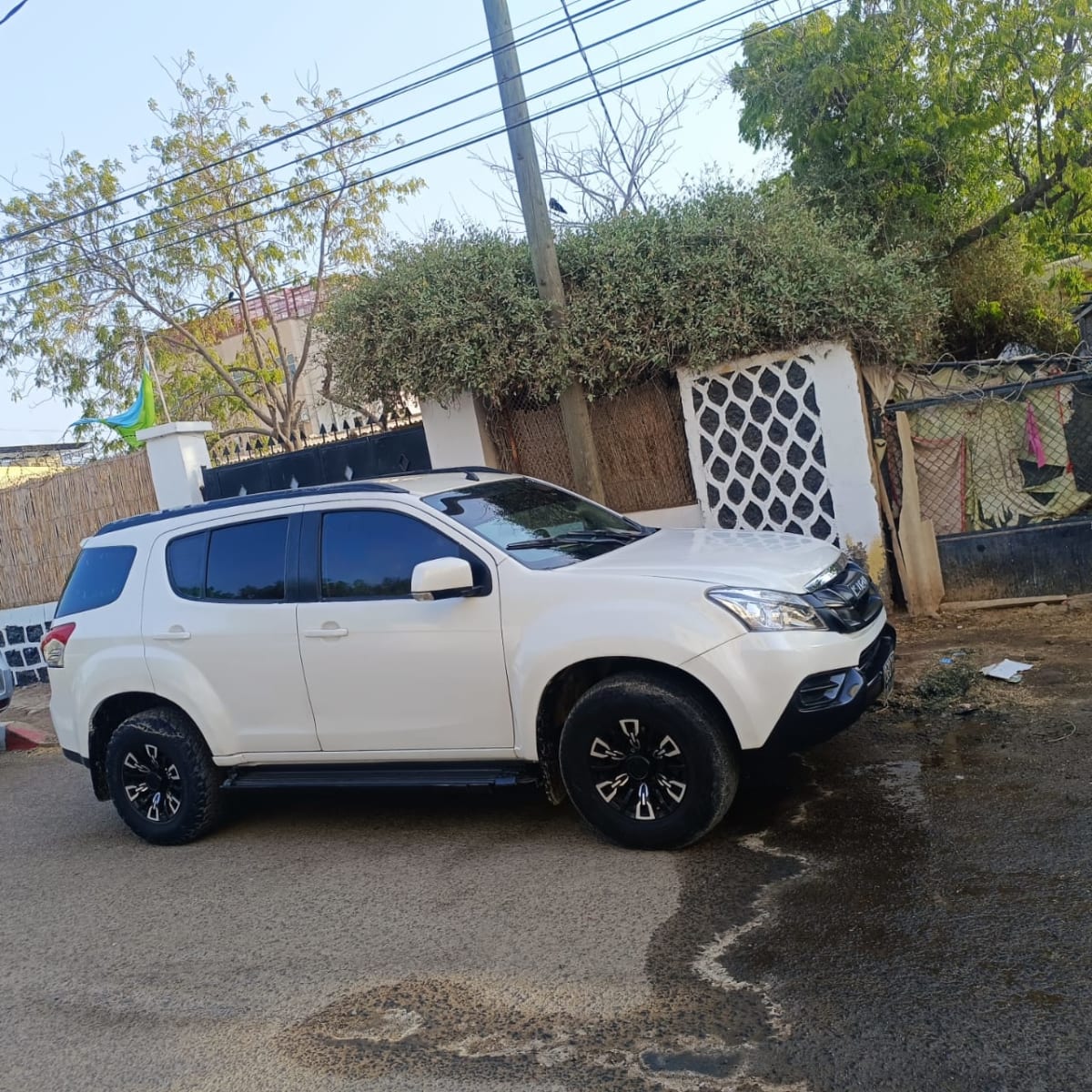 Isuzu-Mux en très bon état
