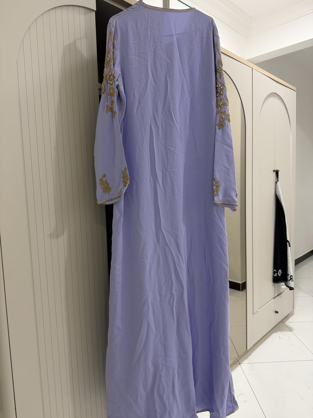 Caftan marocain neuf, broderies dorées, jamais porté