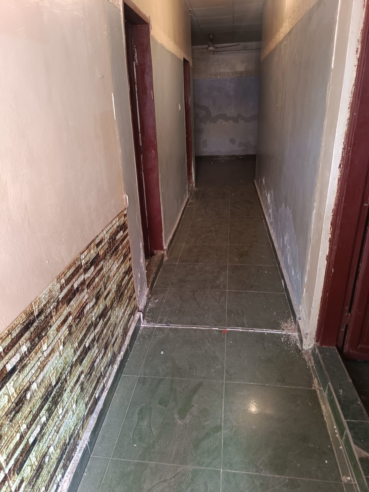 Maison F5 à vendre à cité Saoudi, avec deux cours