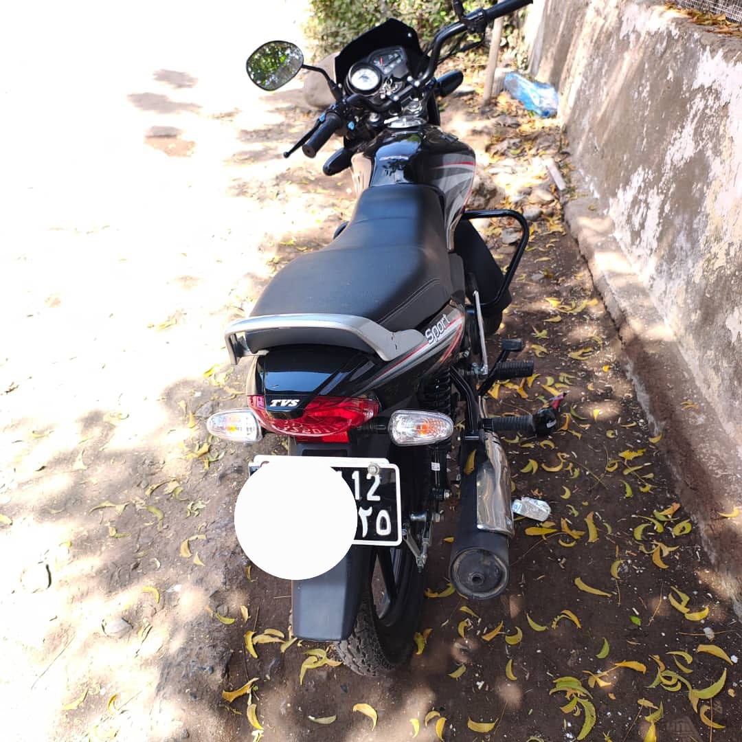 Moto TVS en excellent état à vendre