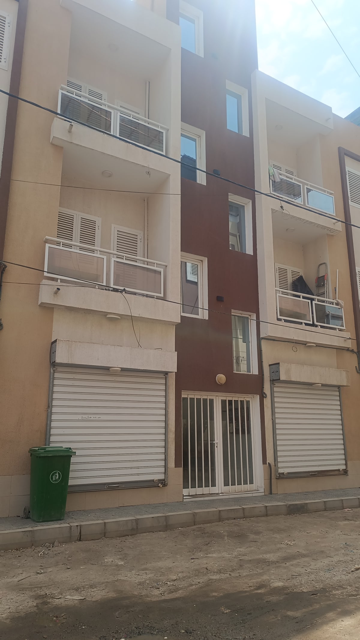 Locaux commerciaux 32m² à louer à Wadajir, sécurisés