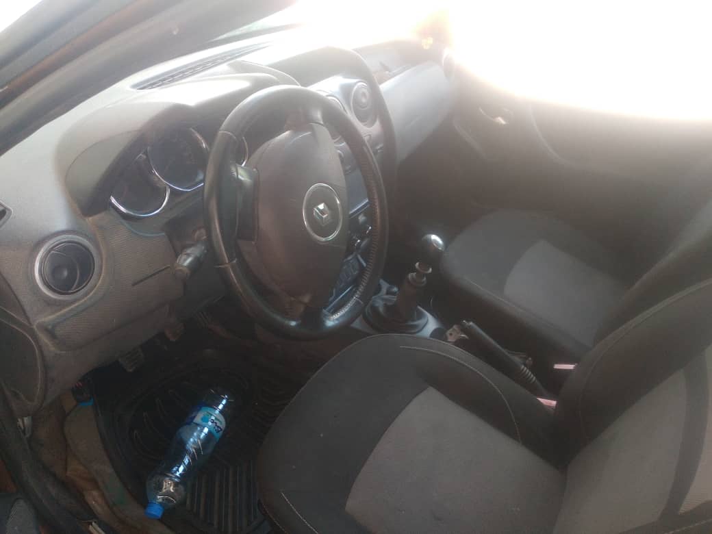 Renault Duster à vendre, essence, clim fonctionnelle