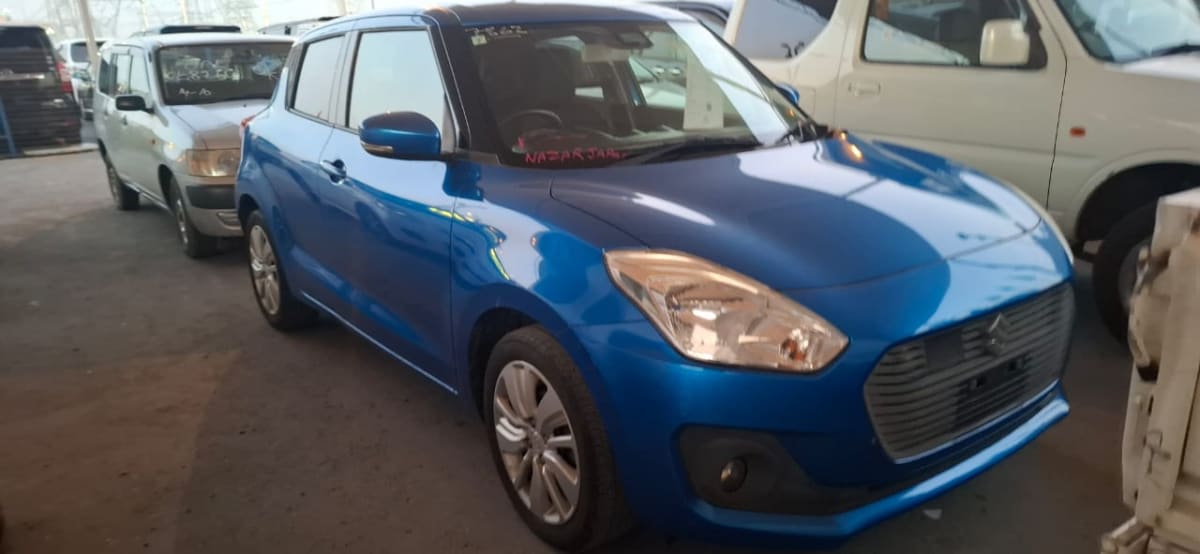 Suzuki Swift 2018, bleue, 19 000 km, comme neuve