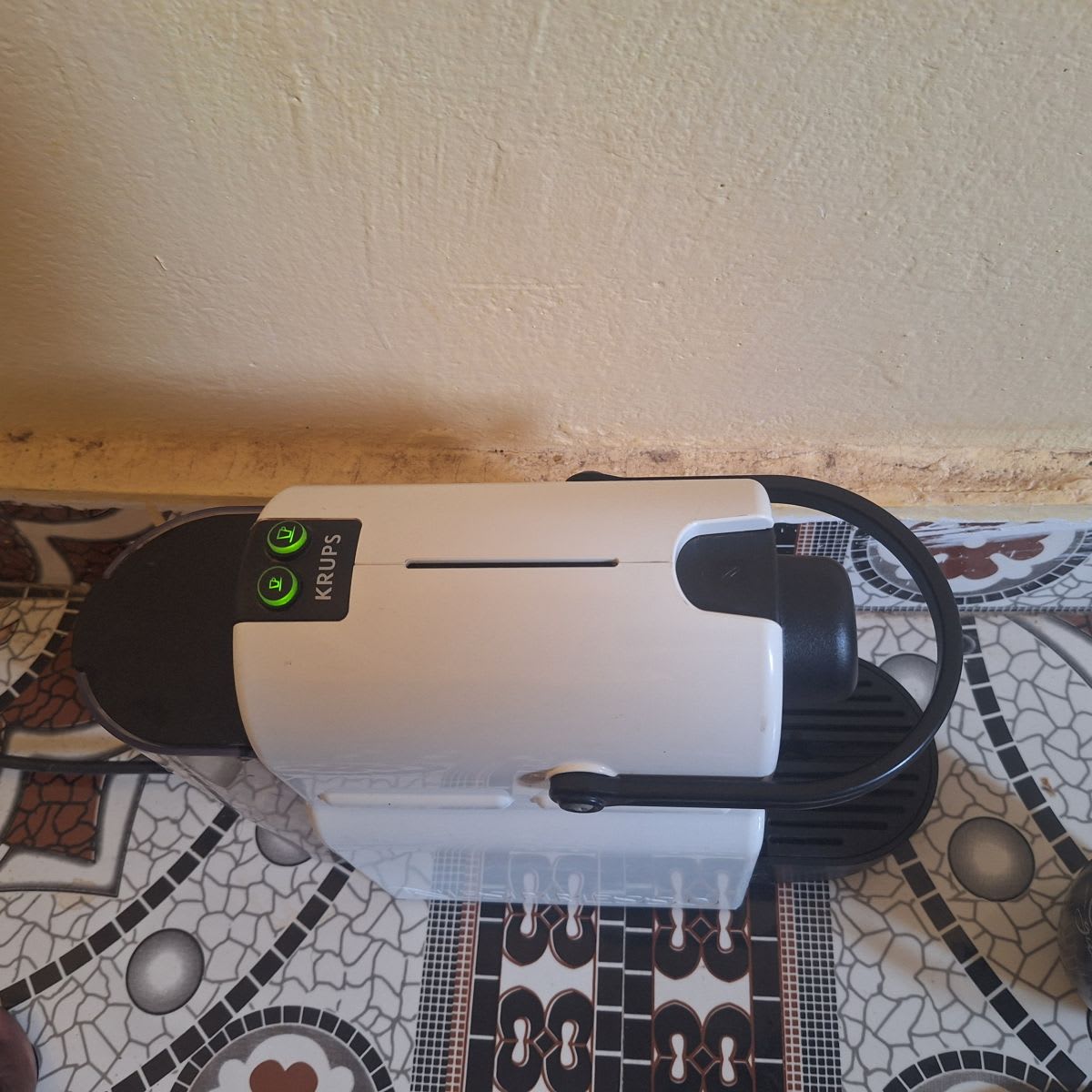 Machine à café Nespresso Krups compacte, peu utilisée