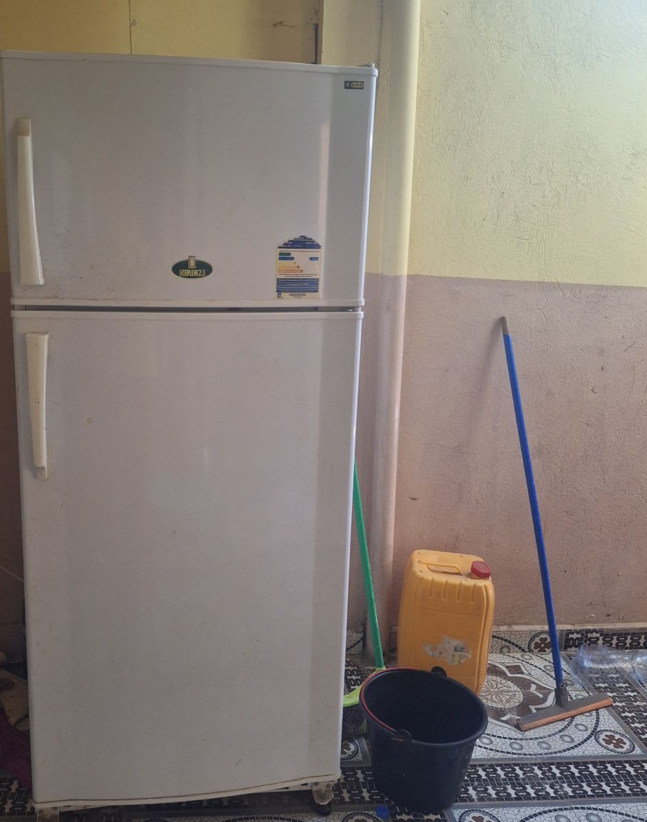Réfrigérateur Kiriazi 450L, deux portes, très bon état