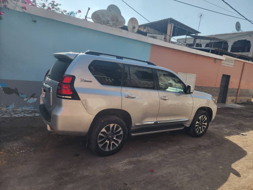 Toyota Prado 2023, automatique, full option, 70 000 km