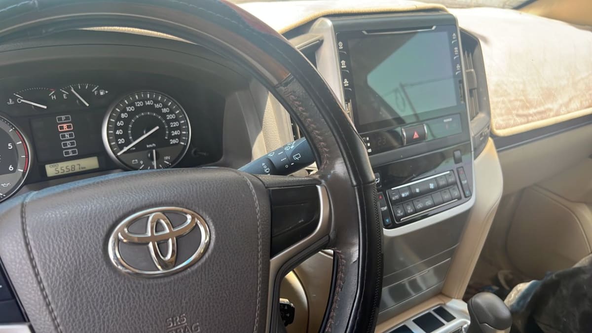 Toyota Land Cruiser V8 2017, 70 000 km, excellent état