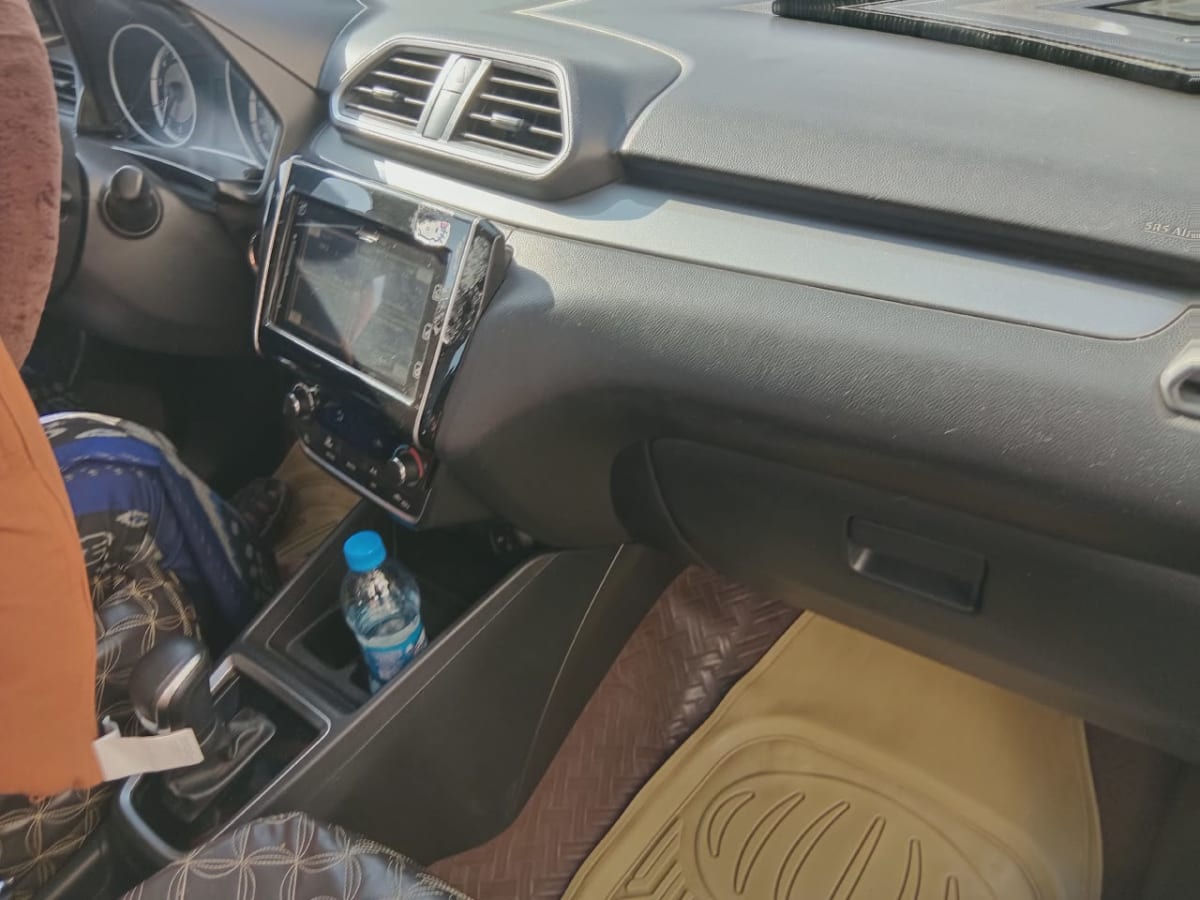 Suzuki Dzire 2022 automatique, faible kilométrage