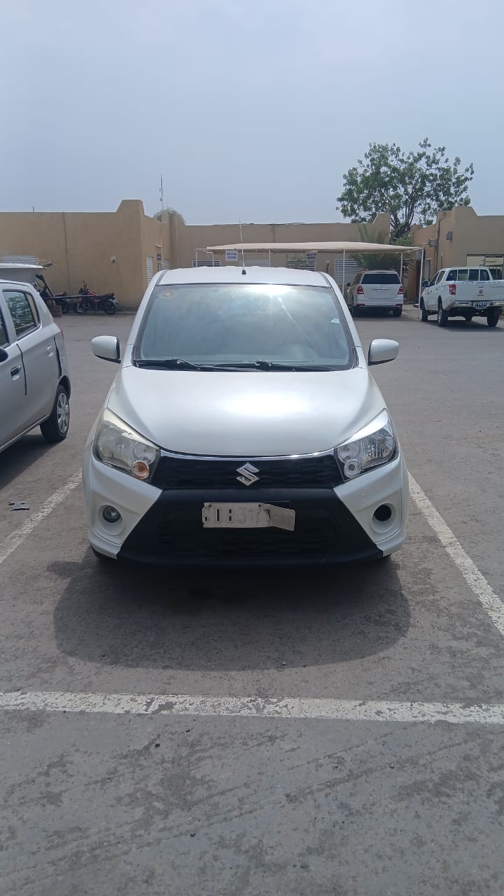Suzuki Celerio blanche, très bon état, 75 000 km