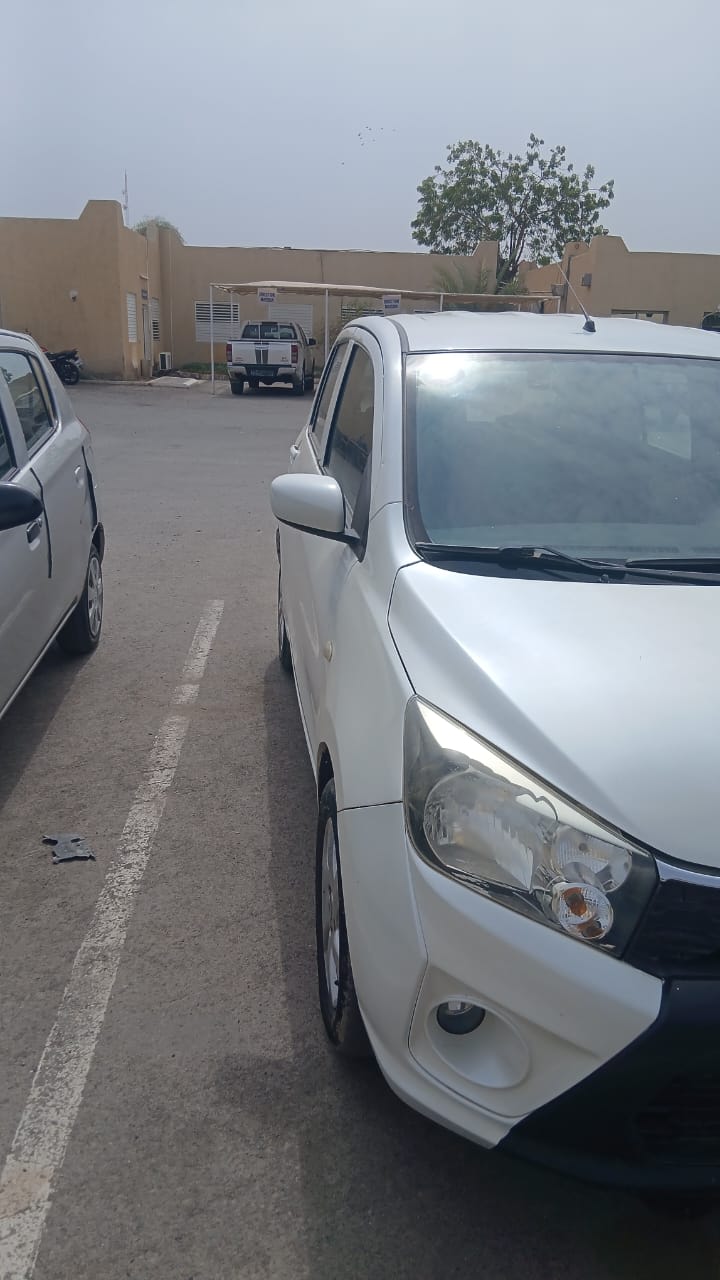 Suzuki Celerio blanche, très bon état, 75 000 km