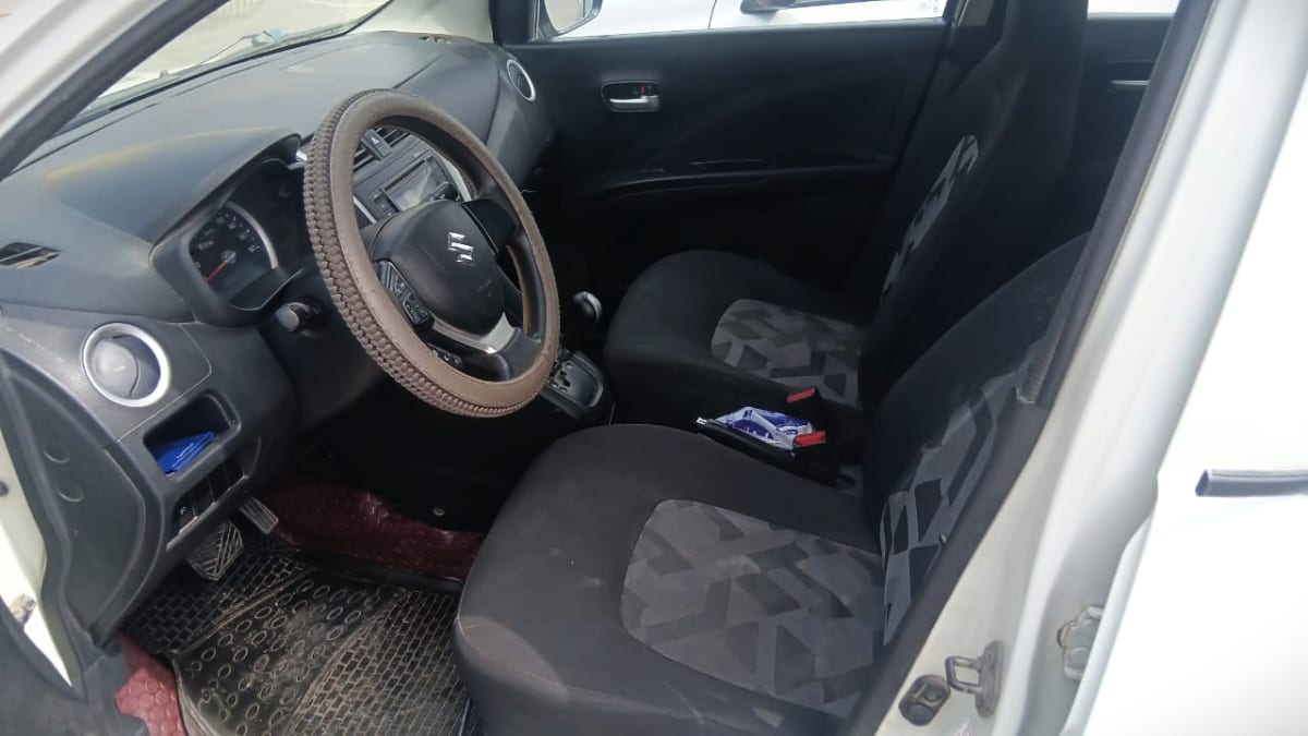 Suzuki Celerio blanche, très bon état, 75 000 km