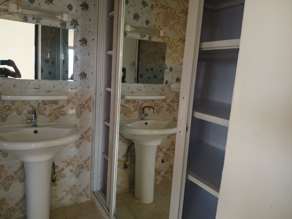 Belle villa à louer à Haramous, 4 chambres climatisées