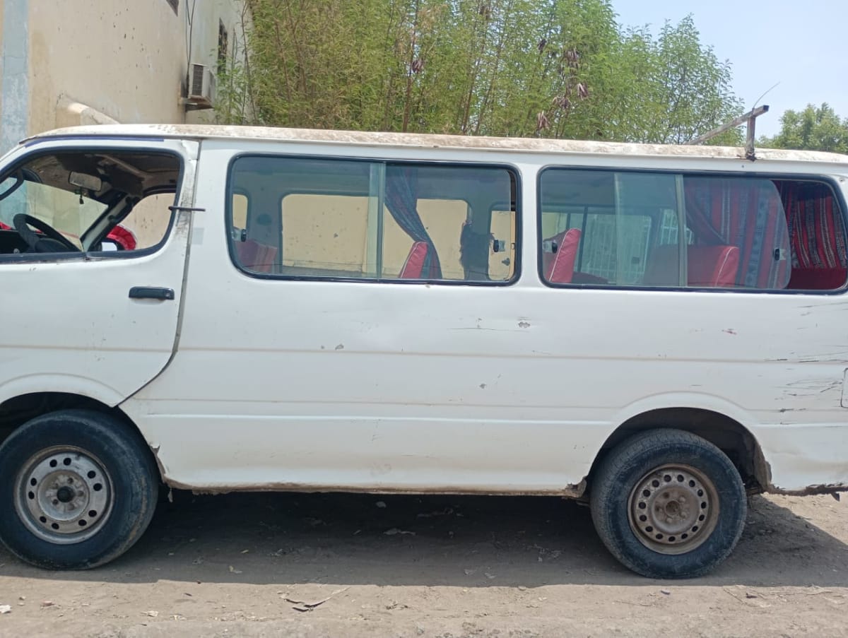 Minibus à vendre, moteur en bon état, prix négociable