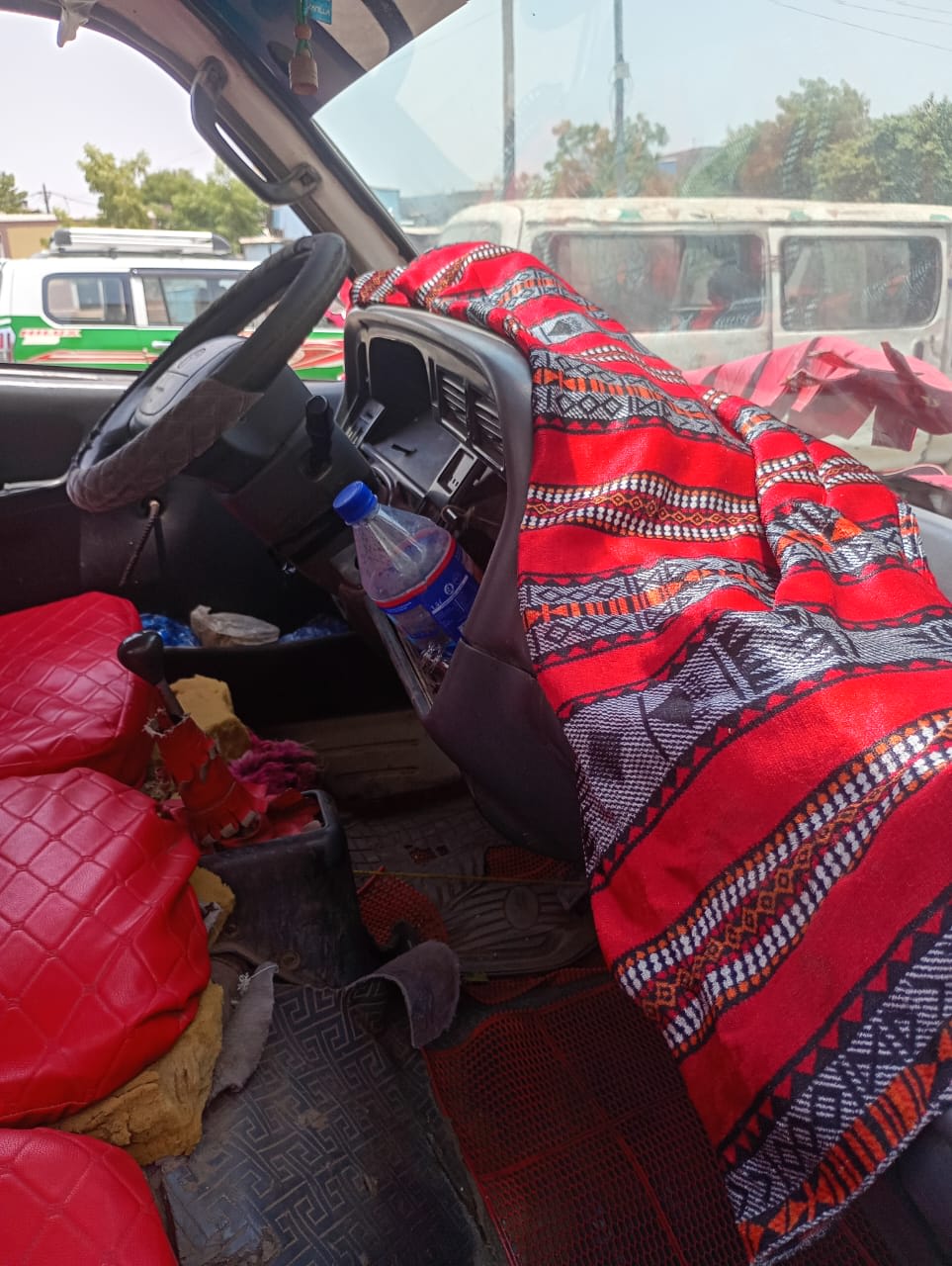 Minibus à vendre, moteur en bon état, prix négociable