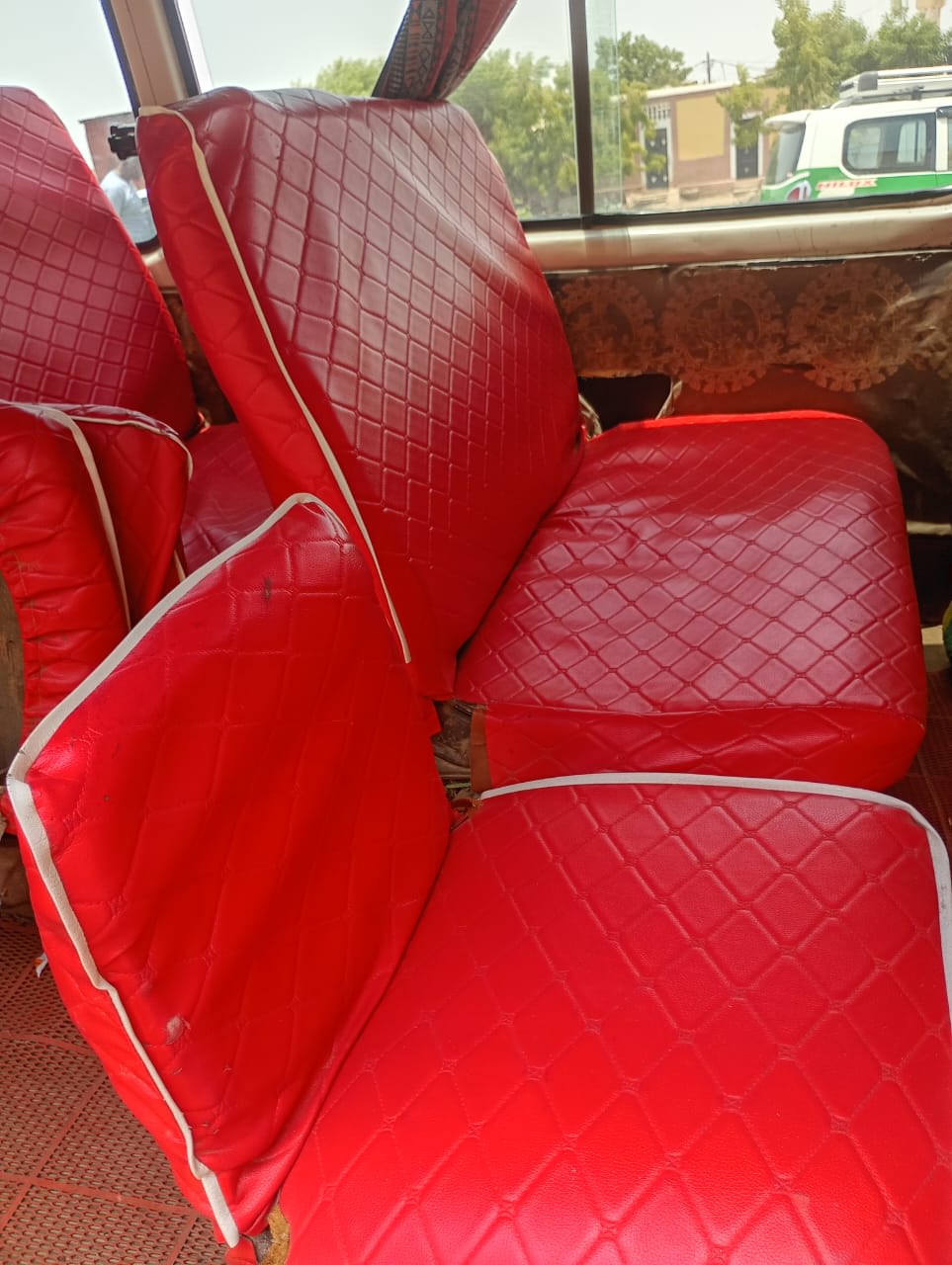 Minibus à vendre, moteur en bon état, prix négociable