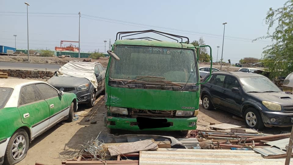 Camion Condor vert, fonctionnel et démarre bien