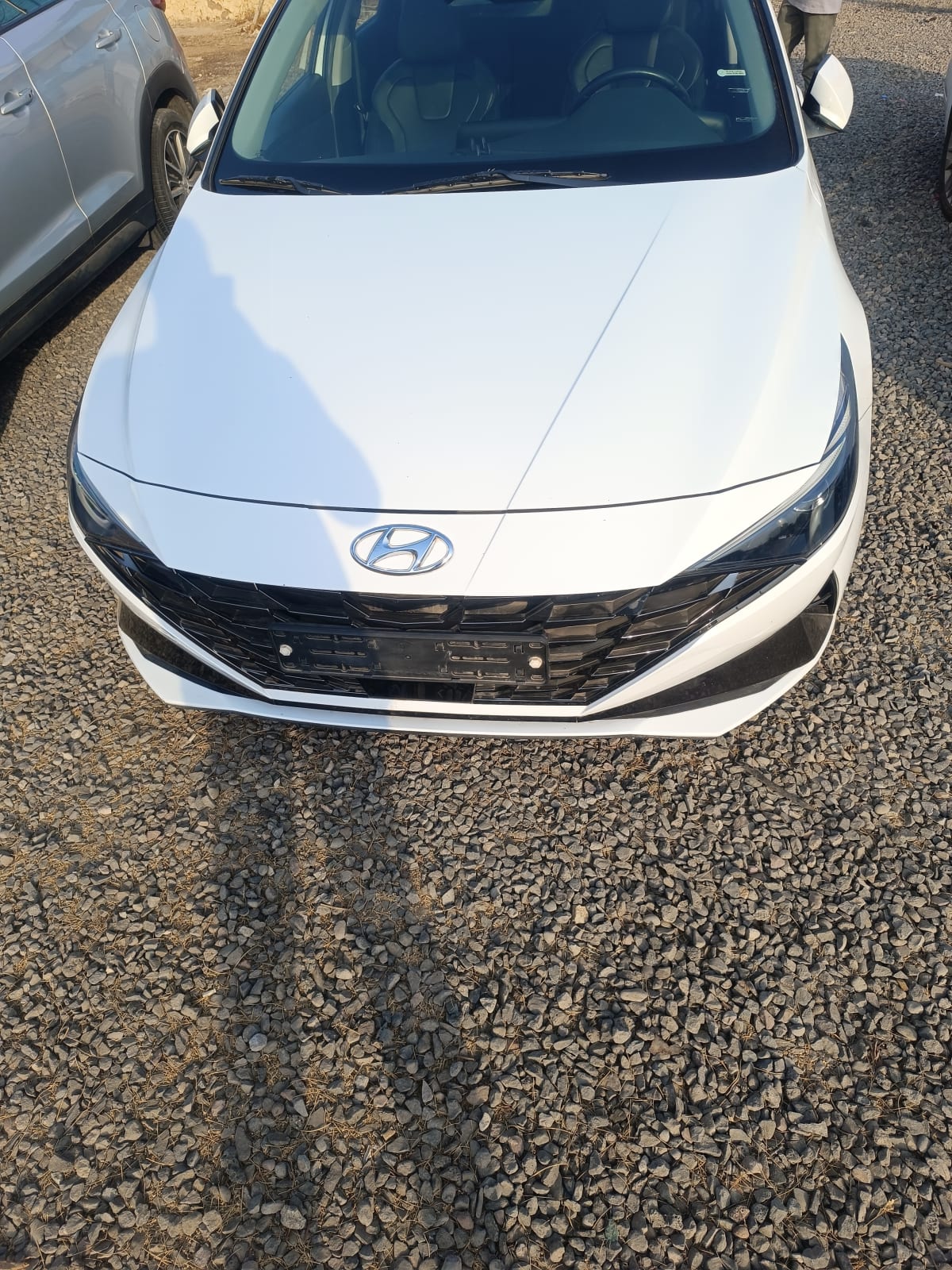 Hyundai Avante 2020 - faible kilométrage, essence hybride
