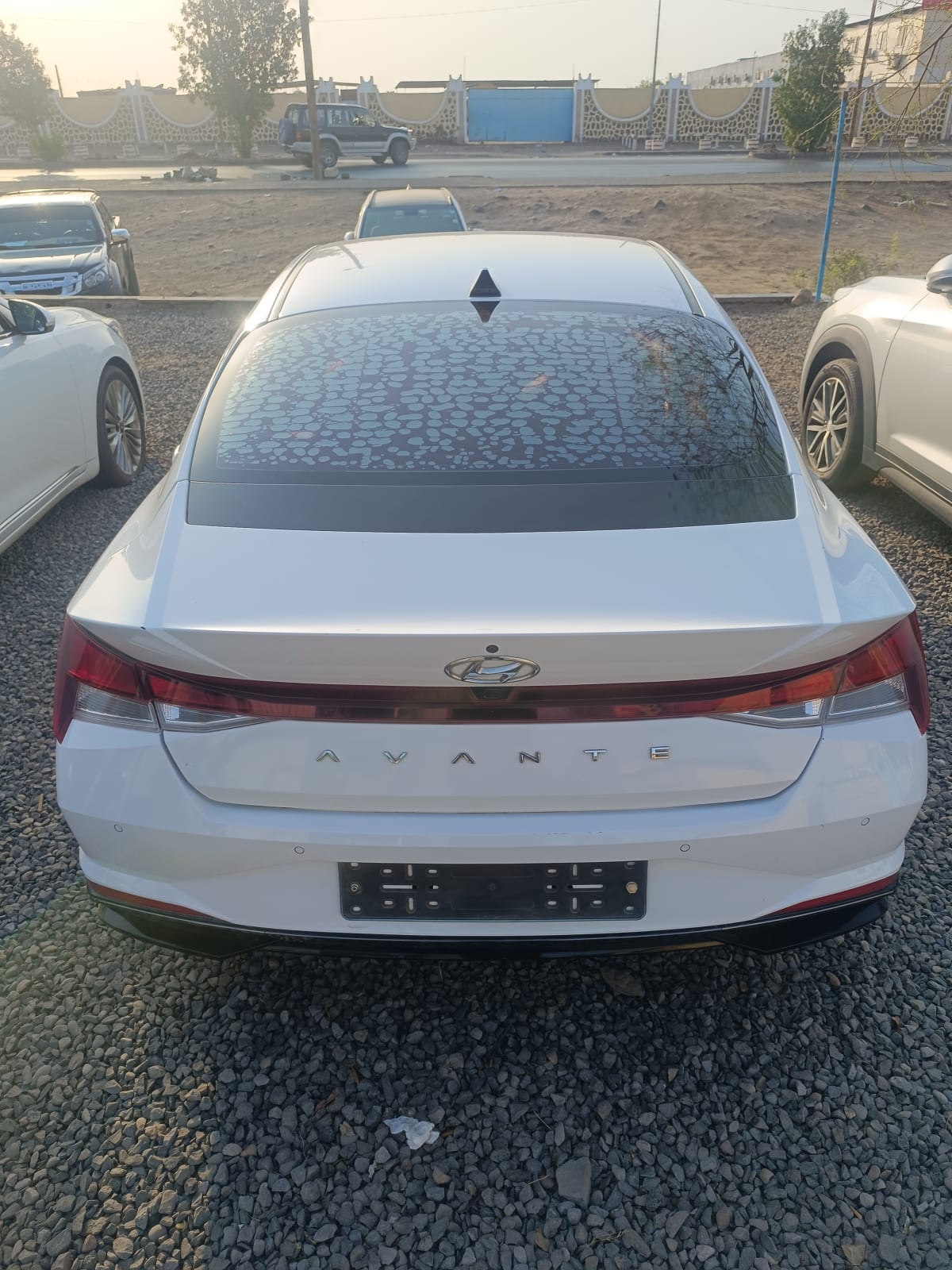 Hyundai Avante 2020 - faible kilométrage, essence hybride