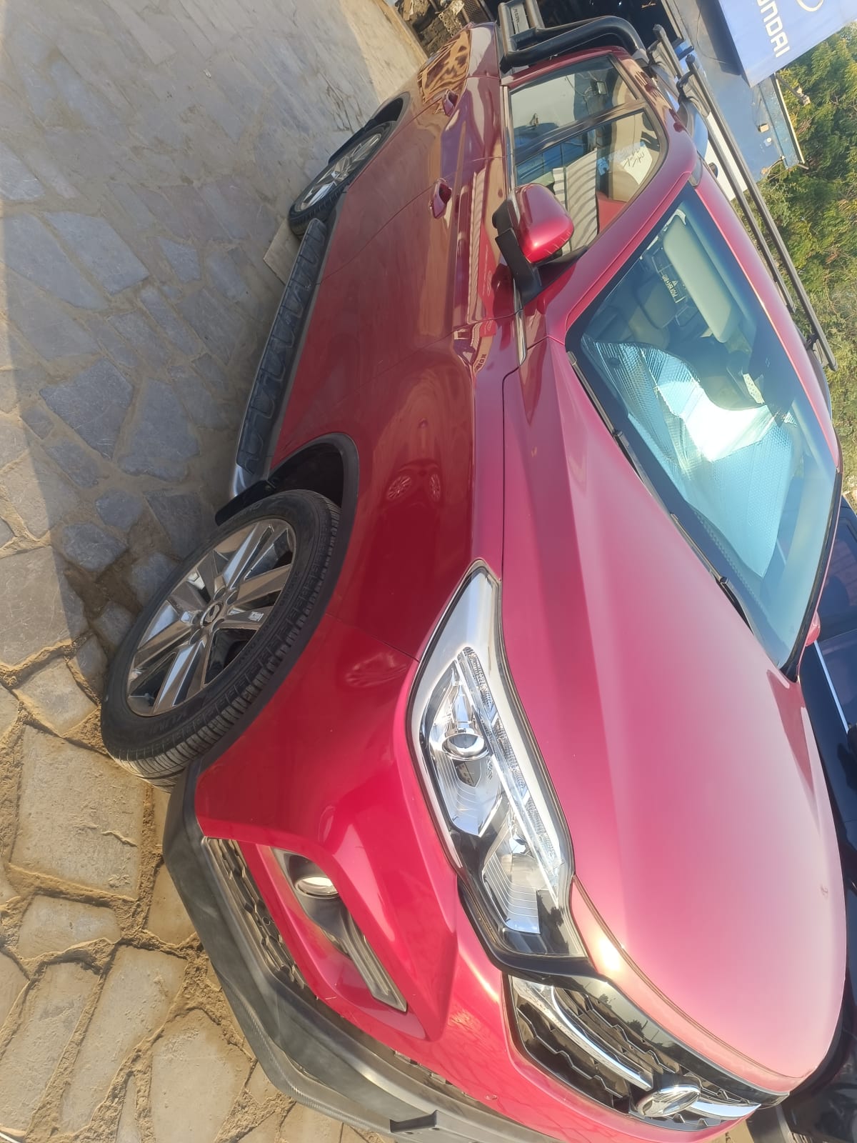 SUV rouge 2018, diesel, 62 000 km, très bon état