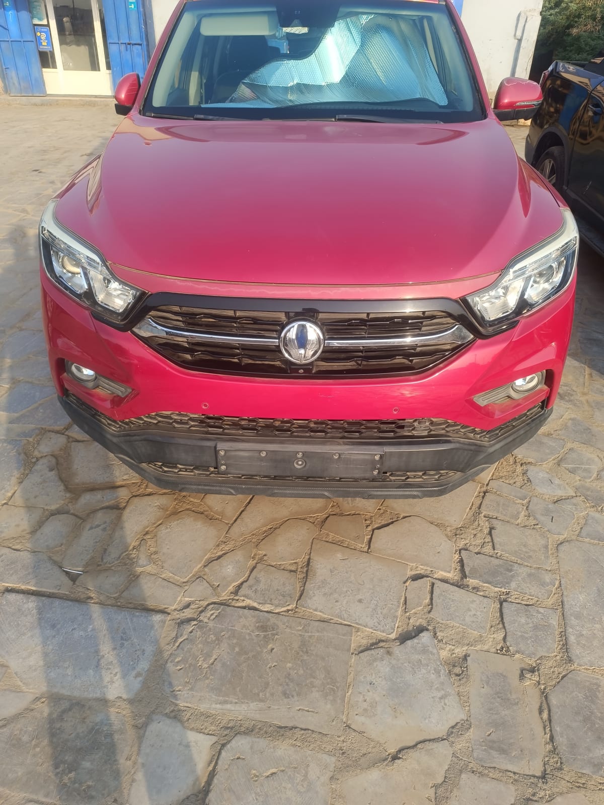 SUV rouge 2018, diesel, 62 000 km, très bon état