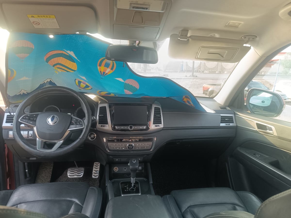 SUV rouge 2018, diesel, 62 000 km, très bon état