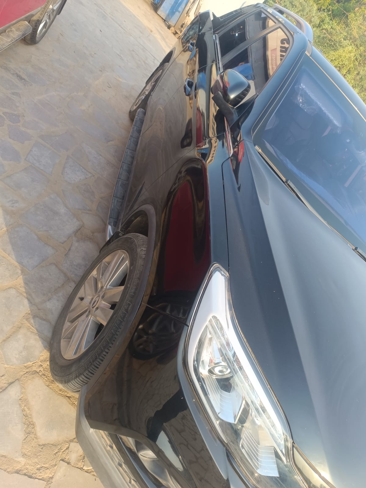 SUV noir 2018, diesel, 60 000 km, très bon état