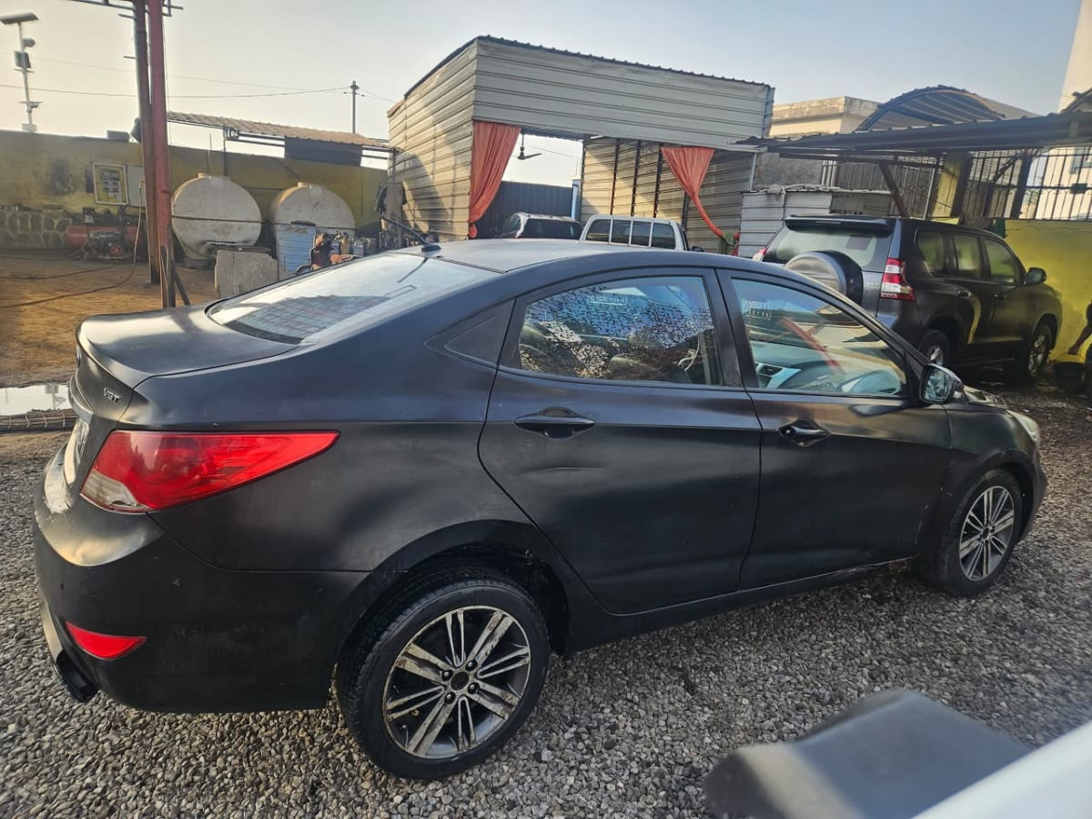 Hyundai Accent 2012 automatique, très bon état