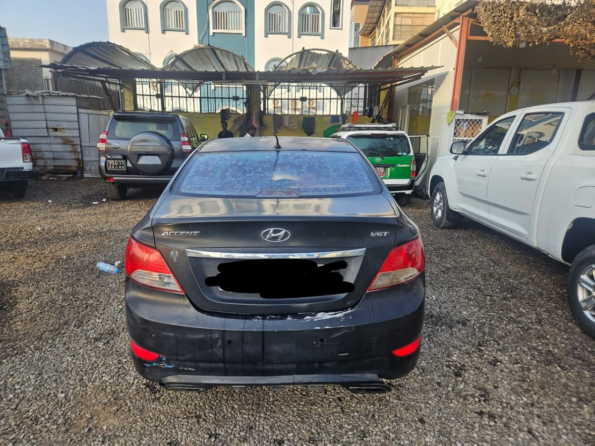 Hyundai Accent 2012 automatique, très bon état