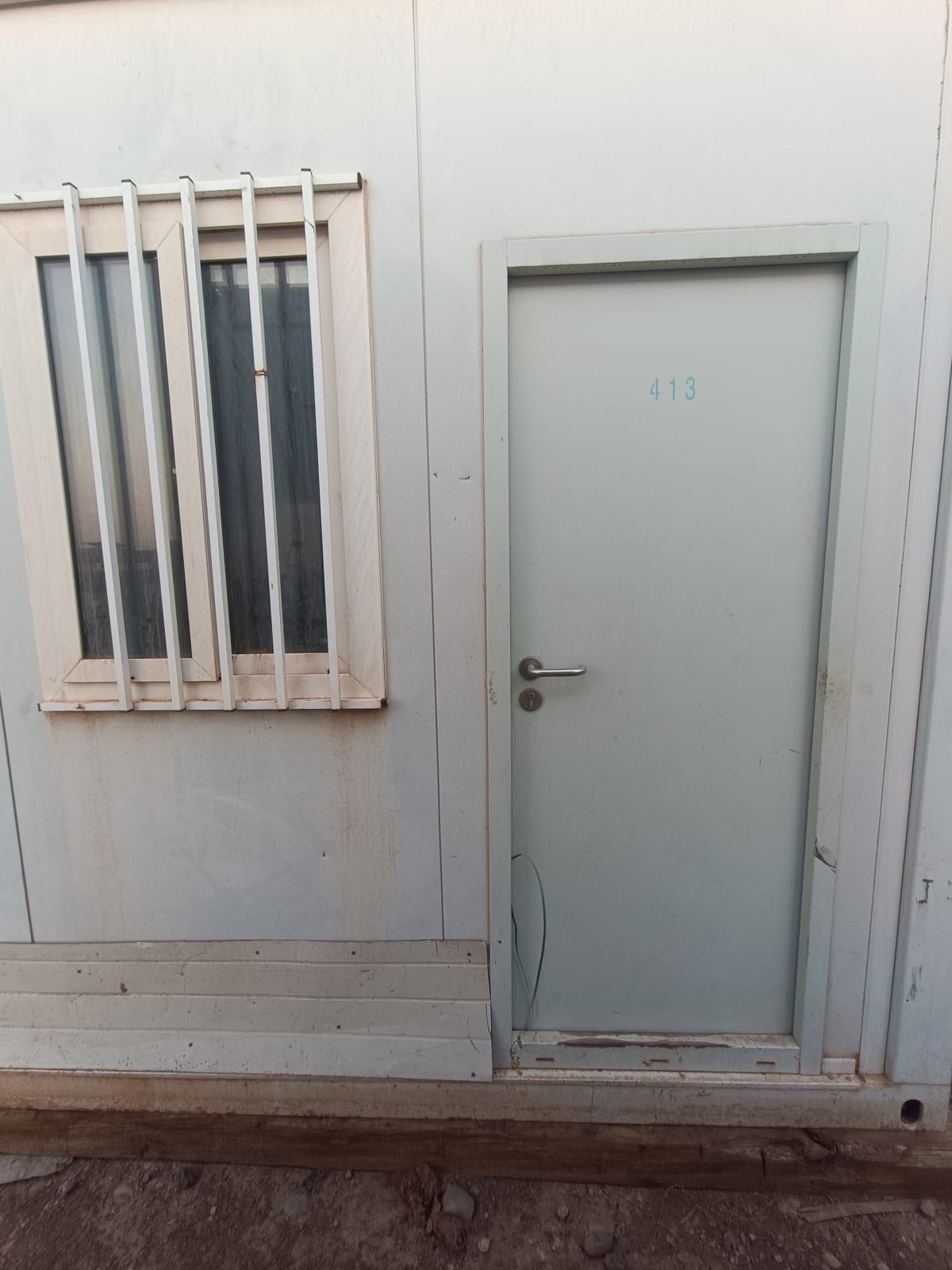Container aménagé 20 pieds, porte et fenêtre alu