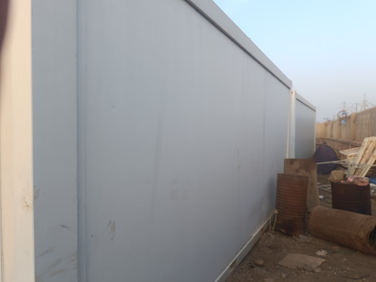 Container aménagé 20 pieds, porte et fenêtre alu