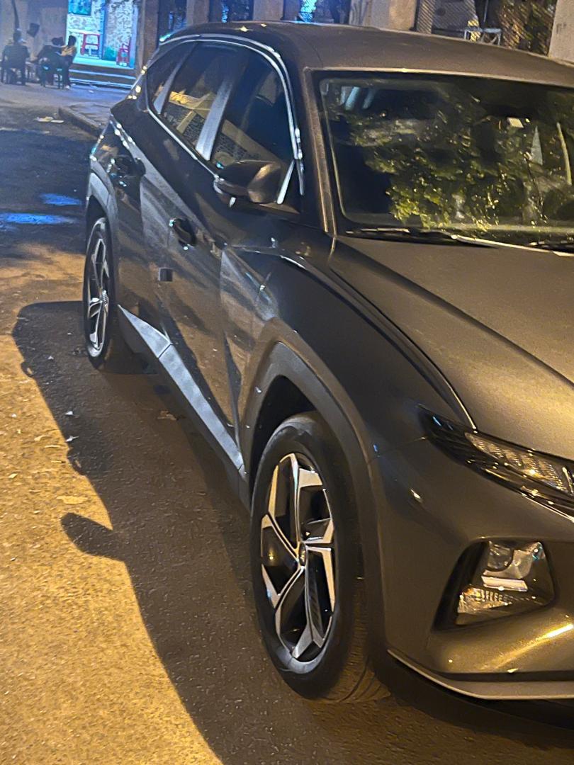 Hyundai Tucson noire, look moderne et élégant