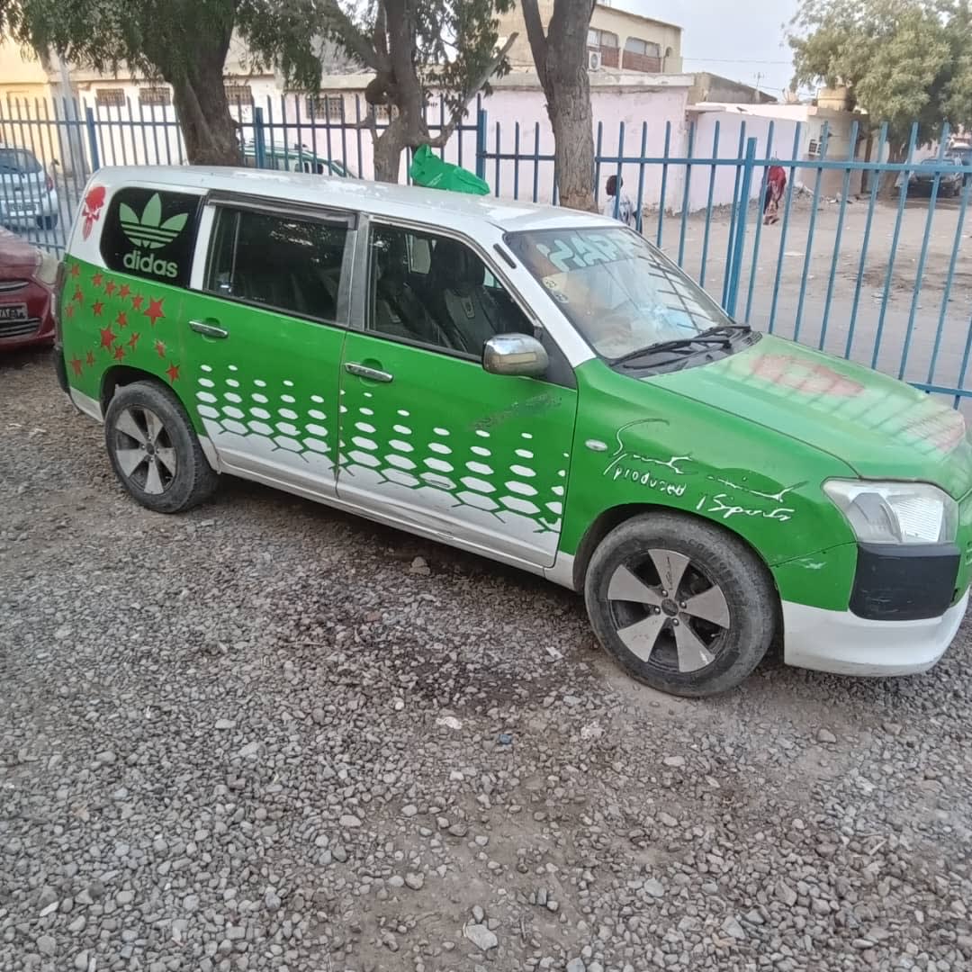 Toyota probox, look sportif customisé, à saisir