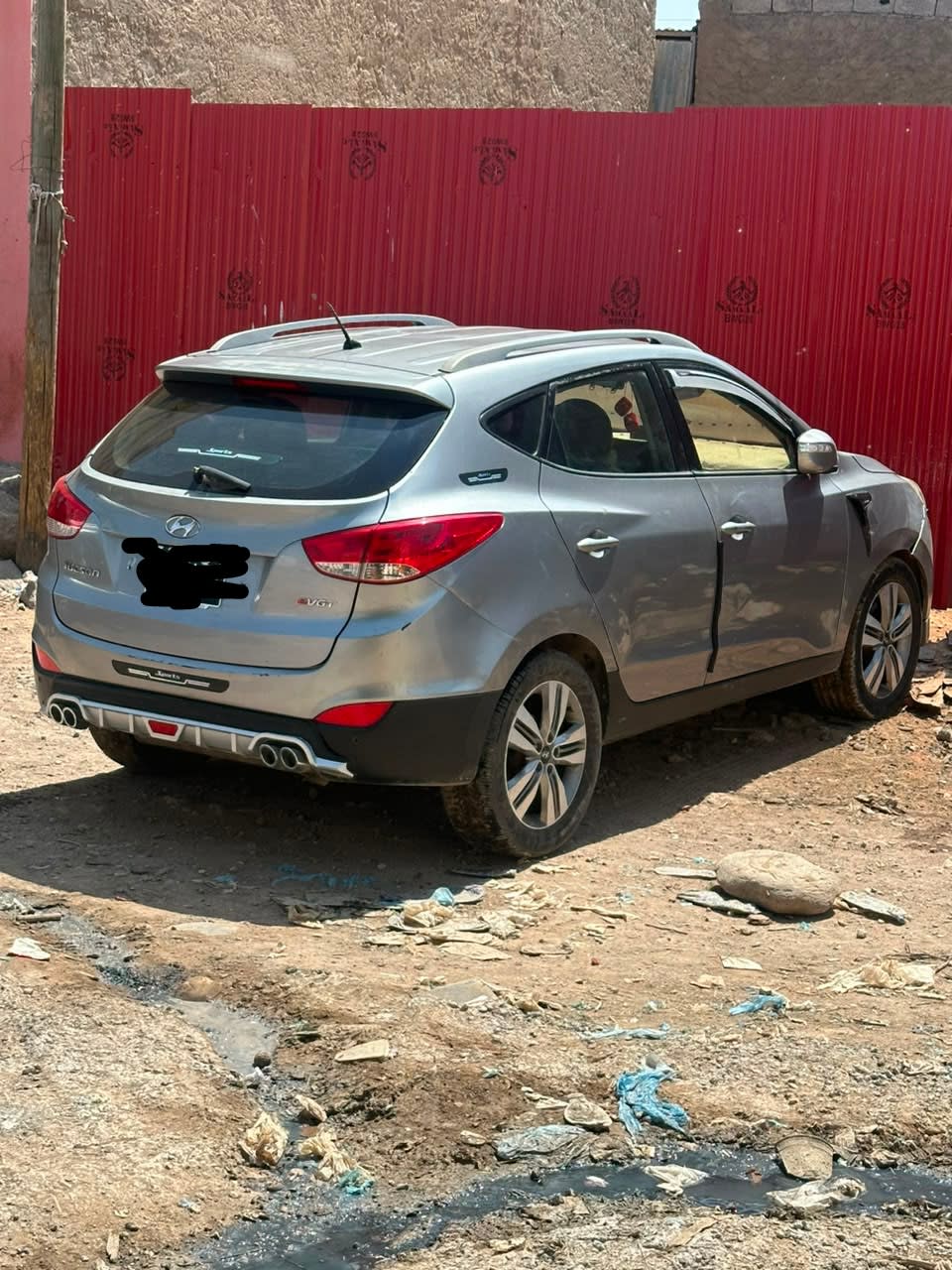 Hyundai Tucson gris, boîte auto, 130 000 km, diesel