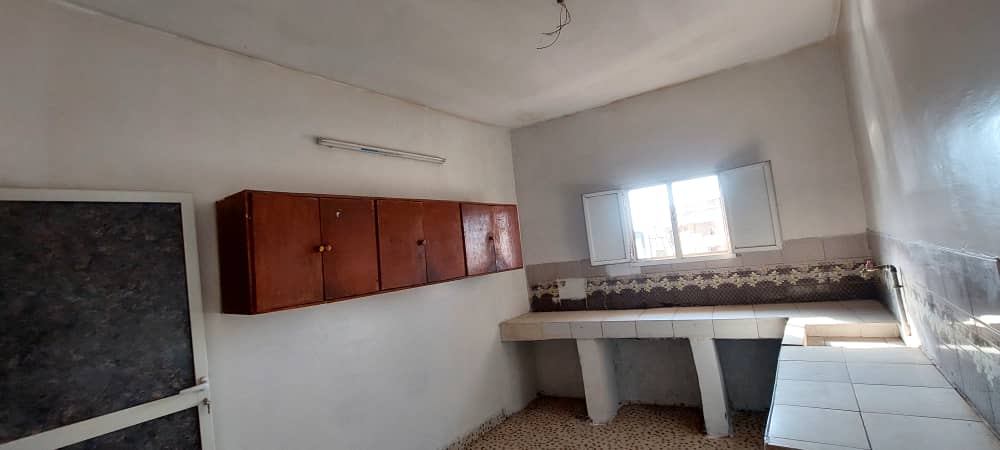 Maison F3 + séjour, 2 toilettes à louer à Hodan 2