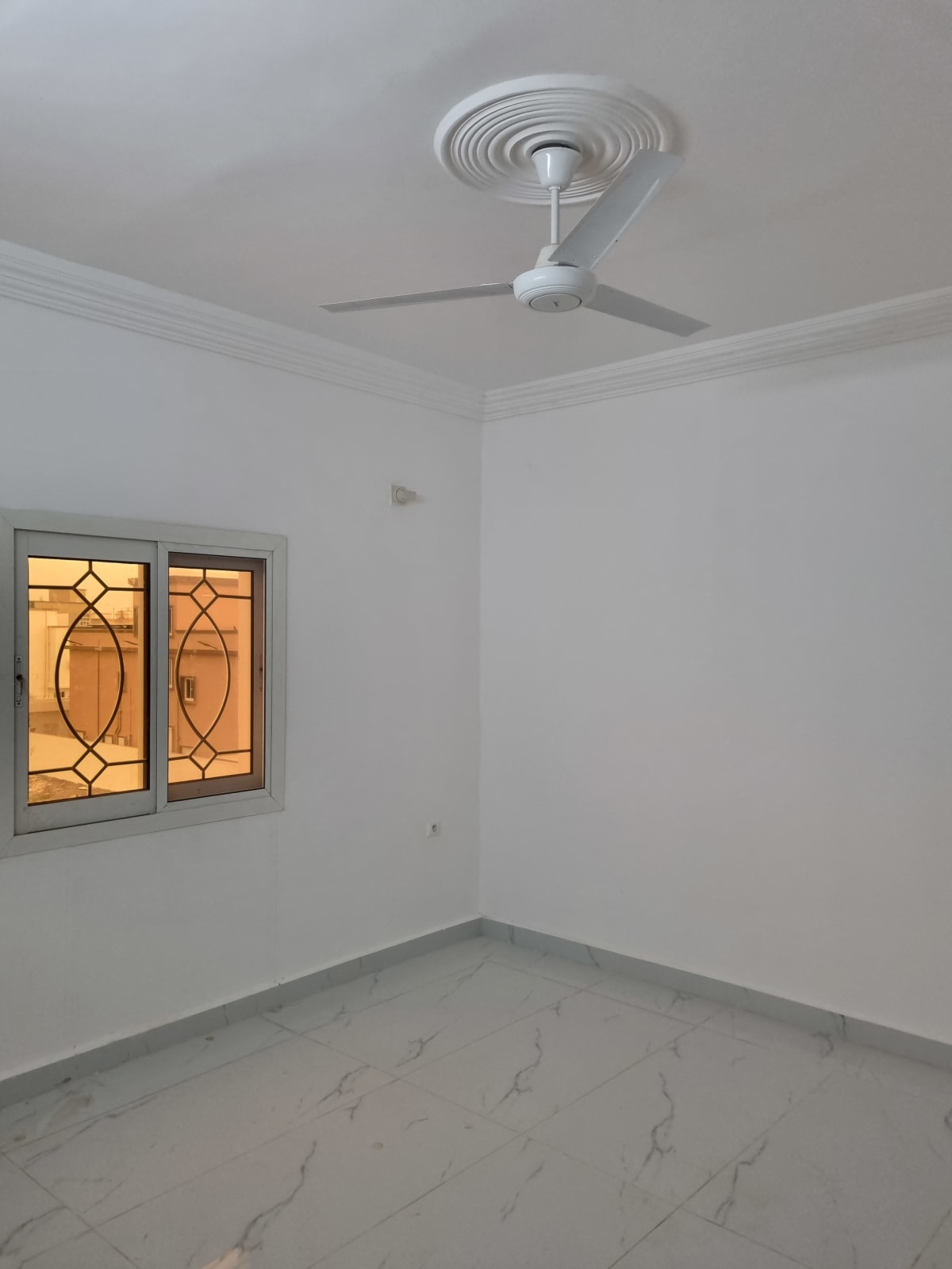 Bel appartement F3 neuf, 90 m², climatisé, avec parking