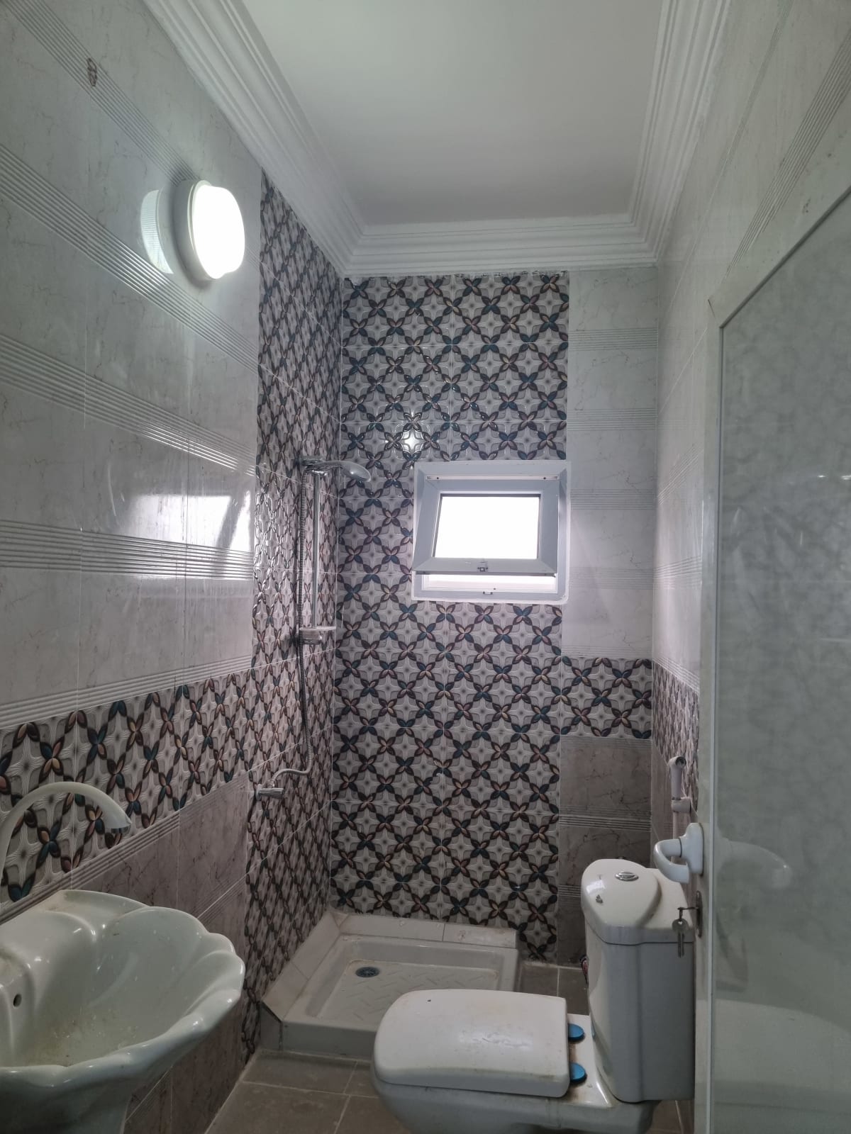 Bel appartement F3 neuf, 90 m², climatisé, avec parking