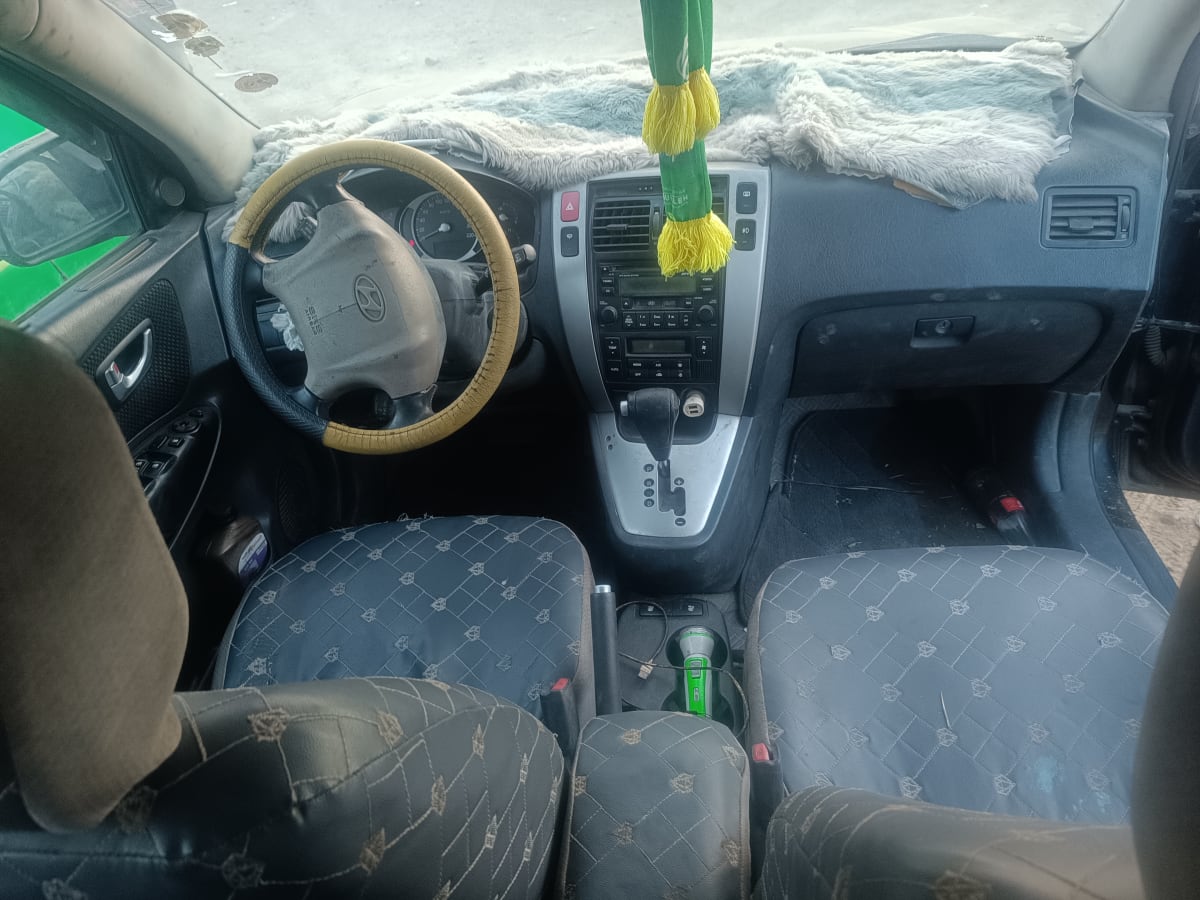 Hyundai Tucson noire, boîte automatique, à saisir