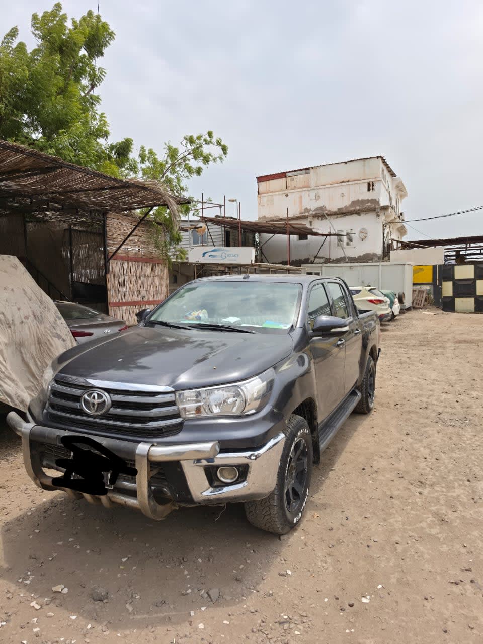 Toyota Hilux double cabine 4x4 - boîte manuelle