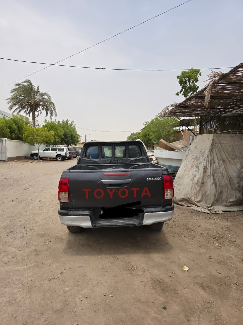 Toyota Hilux double cabine 4x4 - boîte manuelle