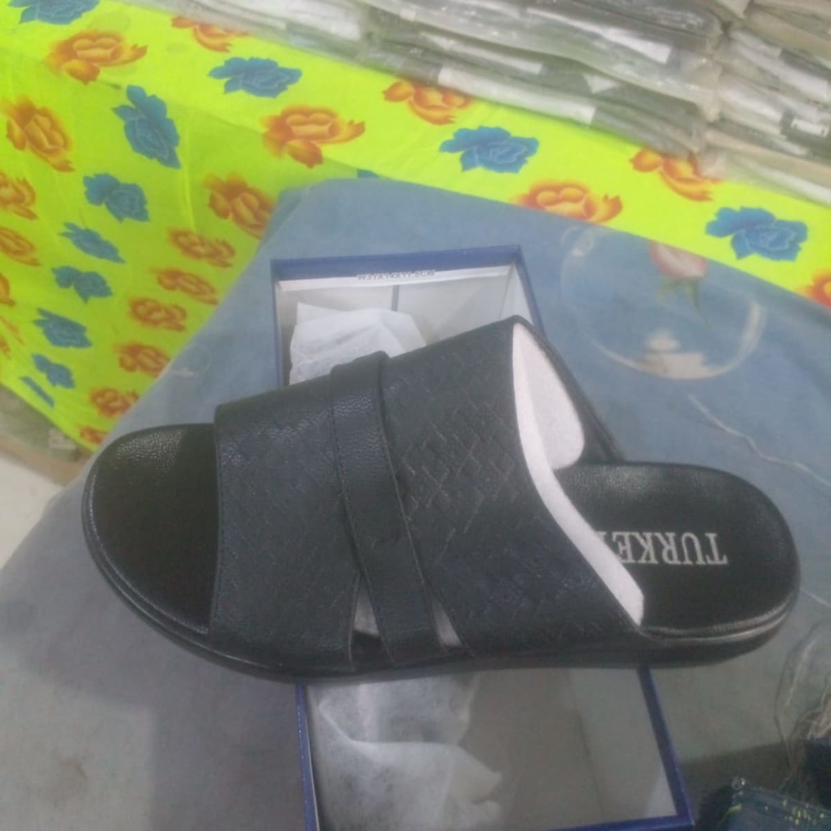 Sandales homme Turkey neuves, blanc et noir