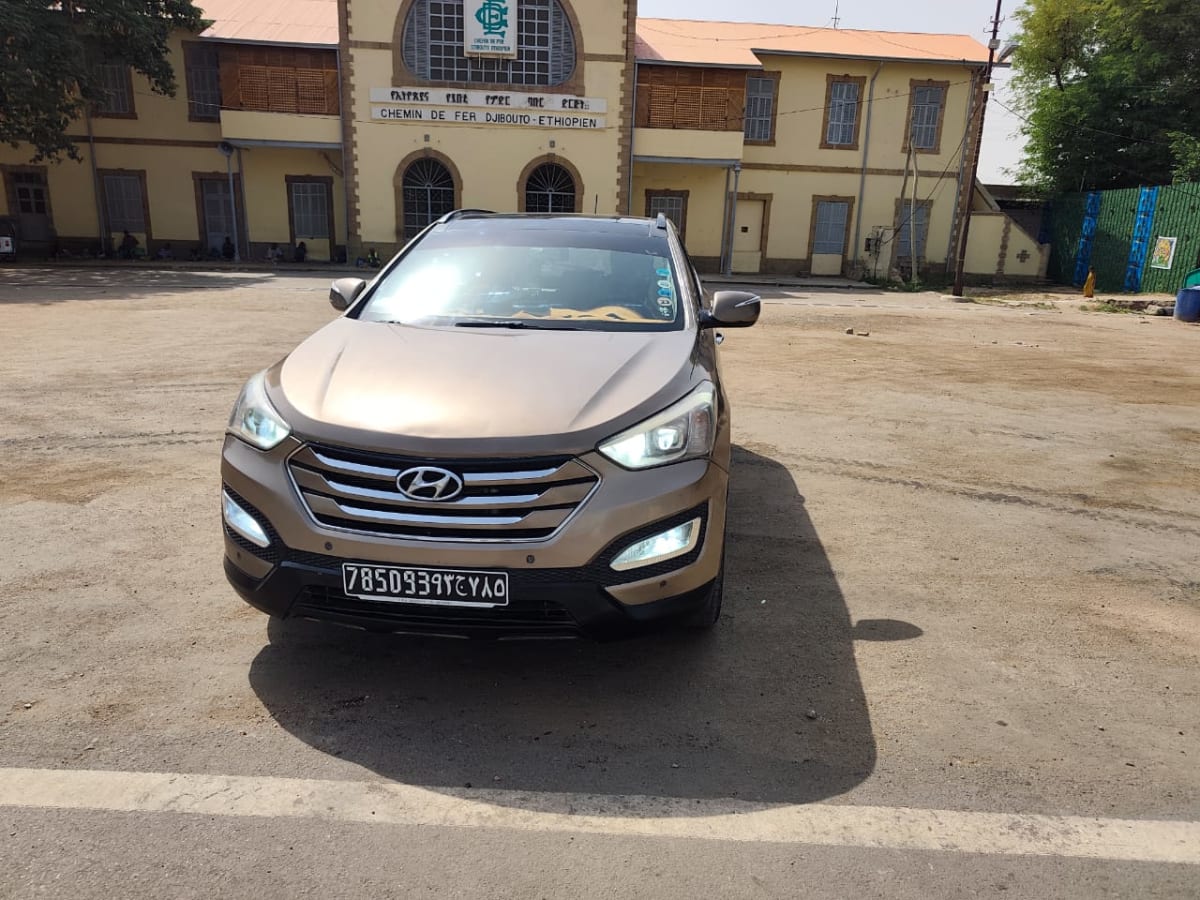 Hyundai Santa Fe couleur bronze à vendre