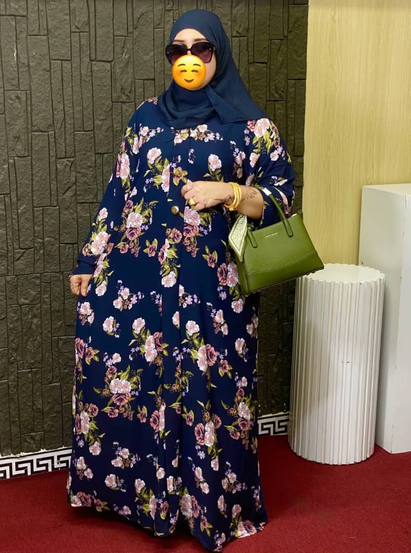 Robe abaya fleurie bleu marine, coupe ample élégante