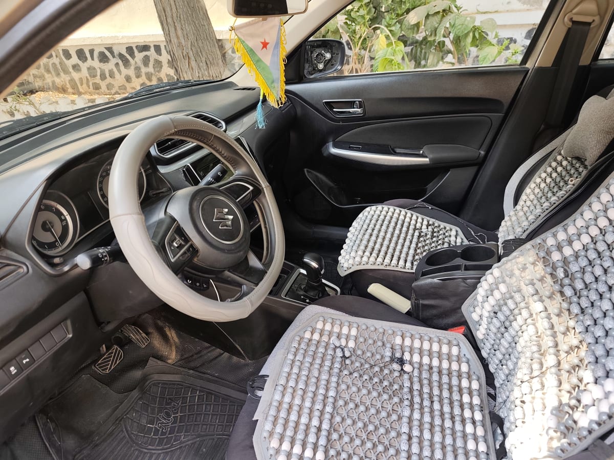 Suzuki Dzire 2022, automatique, 50 000 km, très bon état