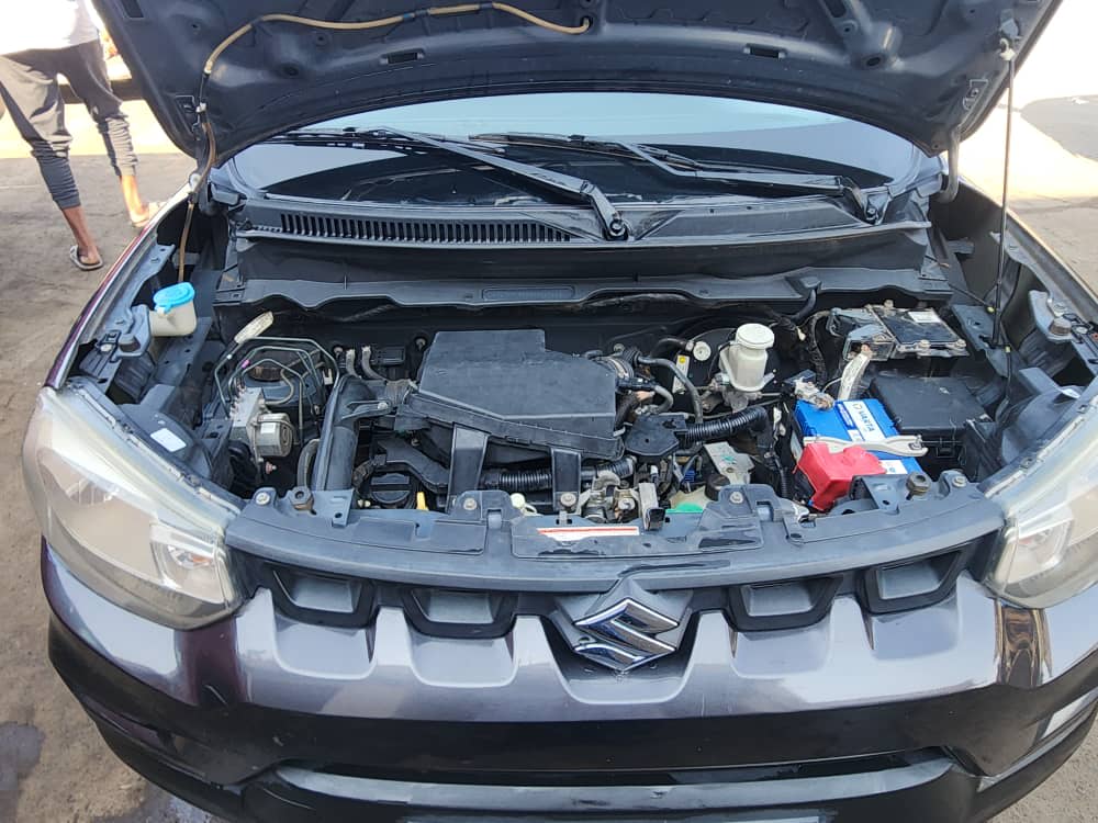 À vendre Suzuki S-Presso, année 2021, équipée d’une boîte automatique et fonctionnant à l’essence.